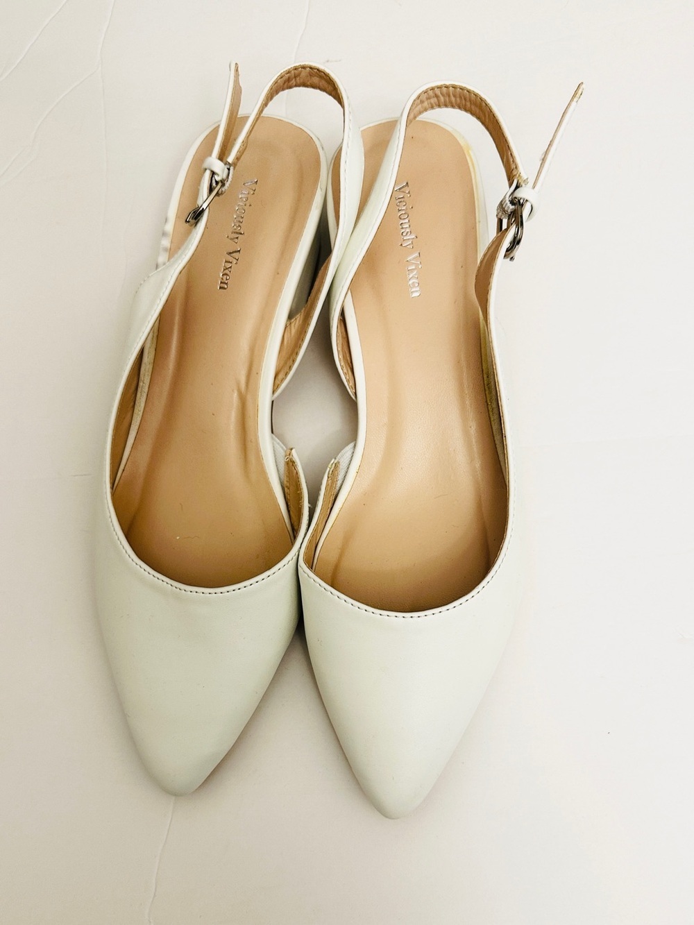 Viciously Vixen White Pointed Slingback Flats with Buckle Accent*Sz~8*minor wear